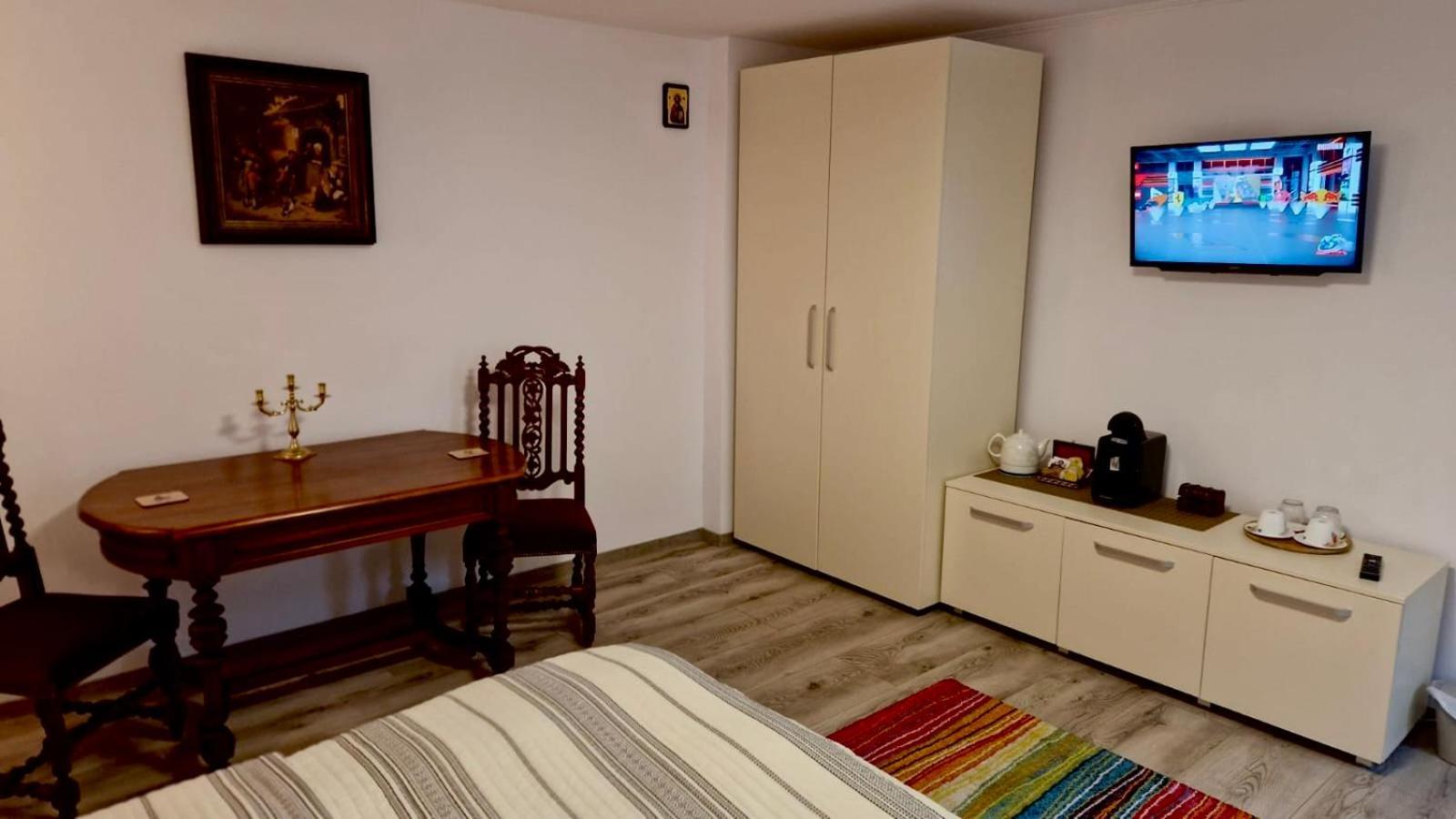 Casa Teo Hotel Buzau Bagian luar foto